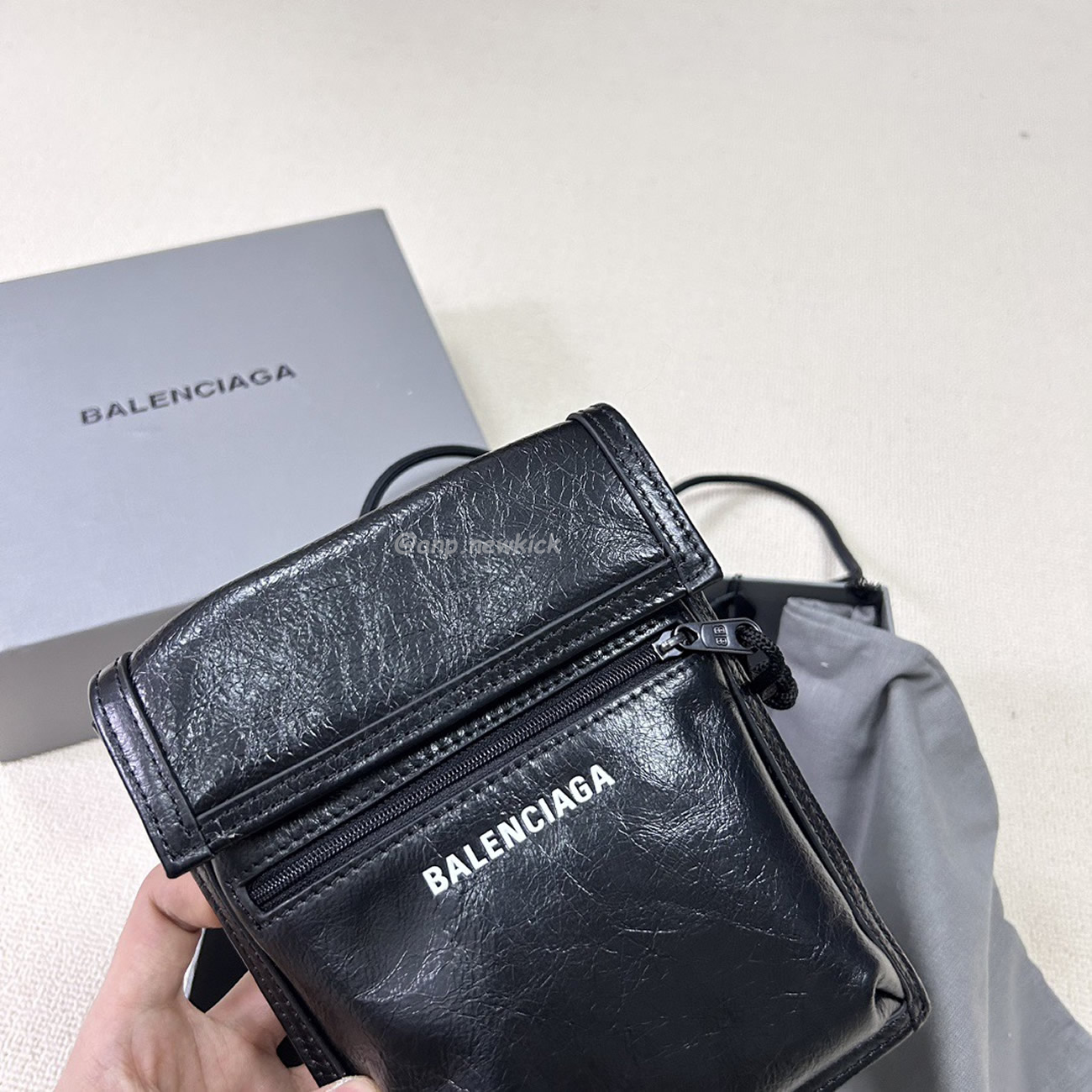 Balenciaga Explorer Arena Cracked Leather Messenger Bag Black (17) - newkick.app